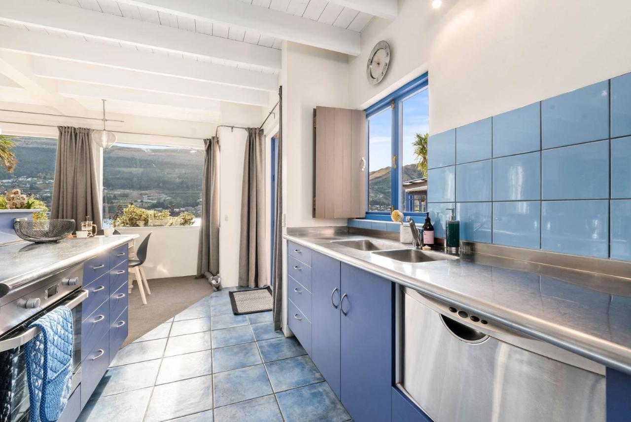 Sunny Lakeview Villa Κουίνσταουν Εξωτερικό φωτογραφία