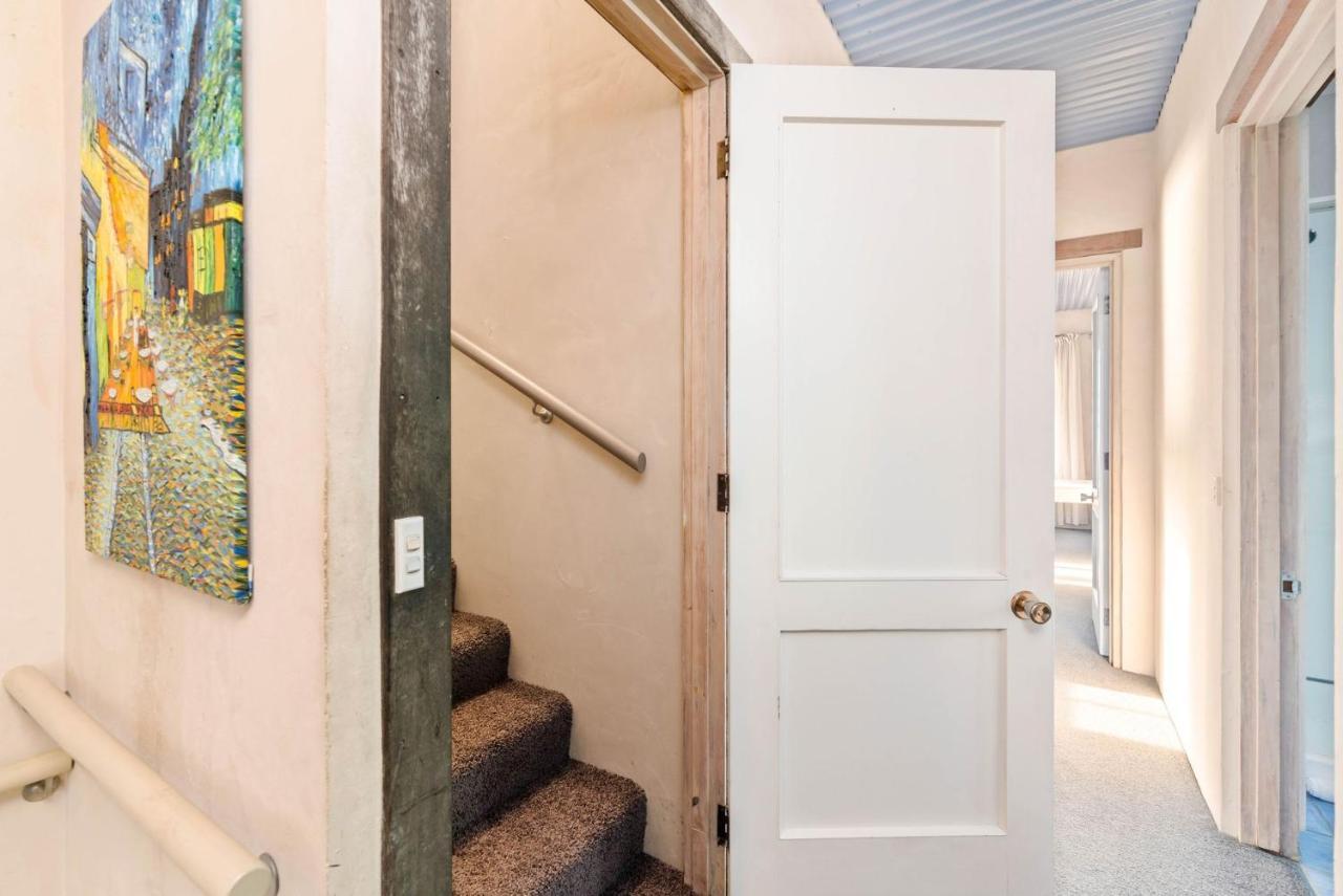 Sunny Lakeview Villa Κουίνσταουν Εξωτερικό φωτογραφία